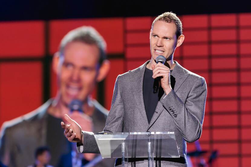 Foto van Tim Fransen tijdens een speech